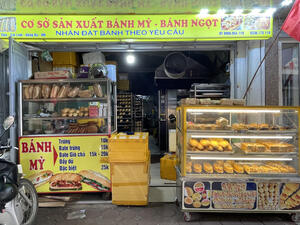 Cửa hàng bánh mì quân mai