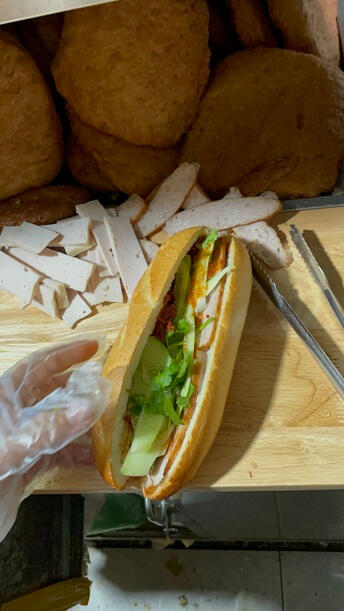 Bánh nhân nhà bánh mì quân mai